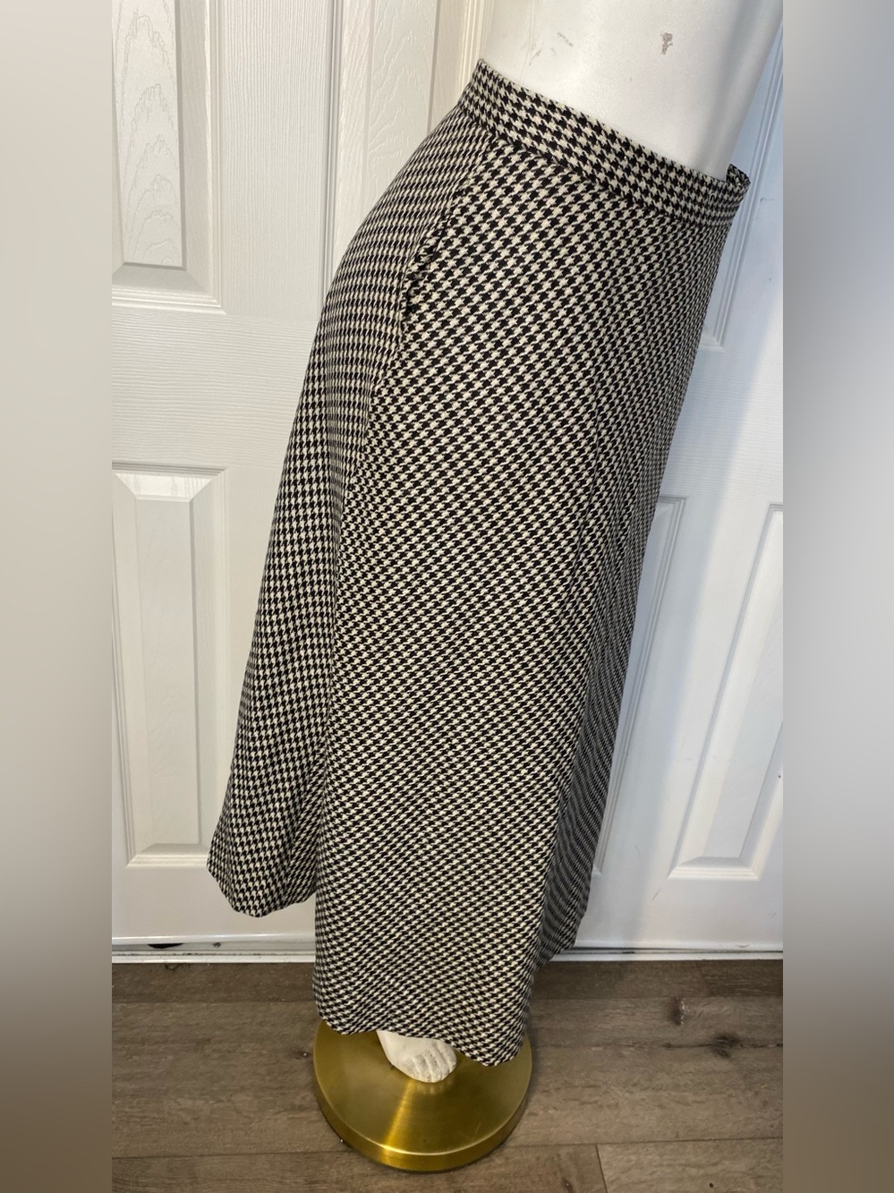 Black and White Houndstooth Maxi Skirt - Picture 2 of 8